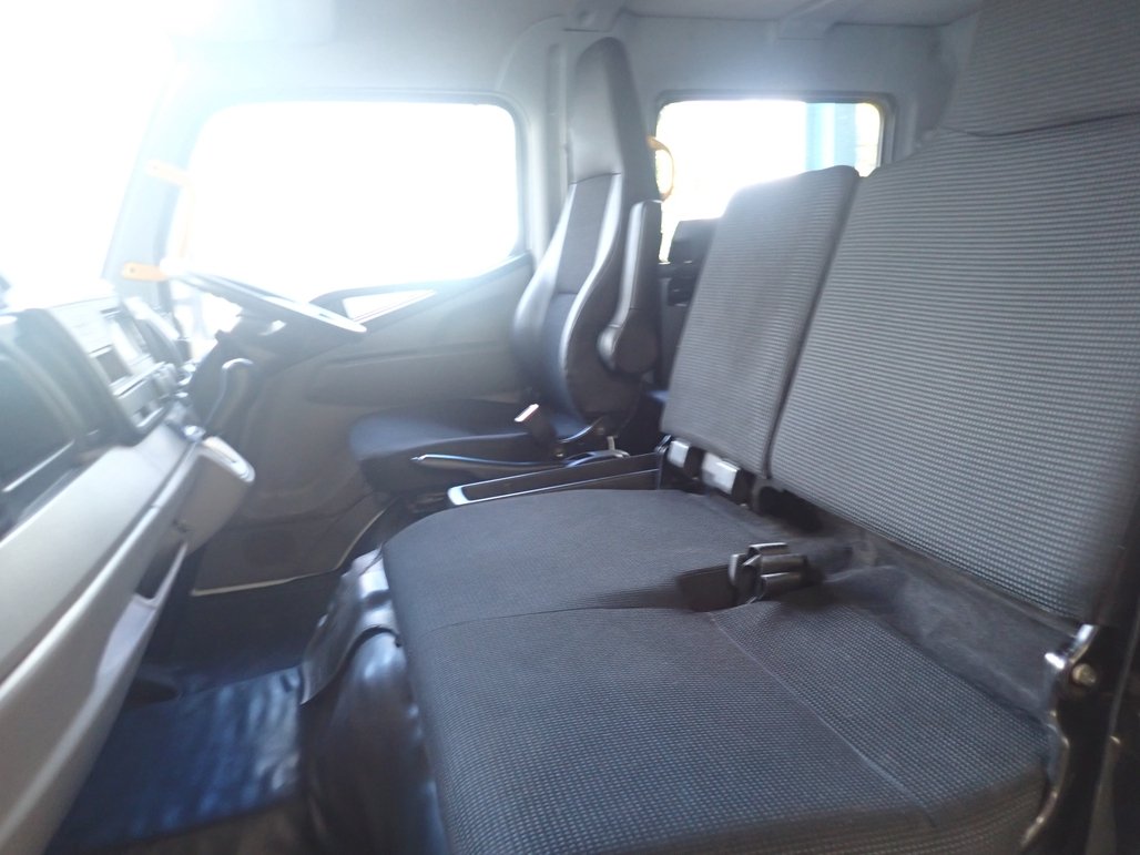 2018 Mitsubishi Canter 918 image 19