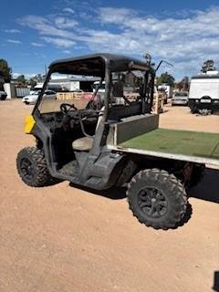 2018 Can-am Hd 8xu image 4