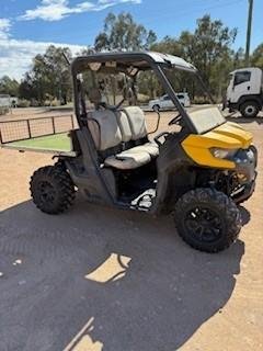 2018 Can-am Hd 8xu image 2