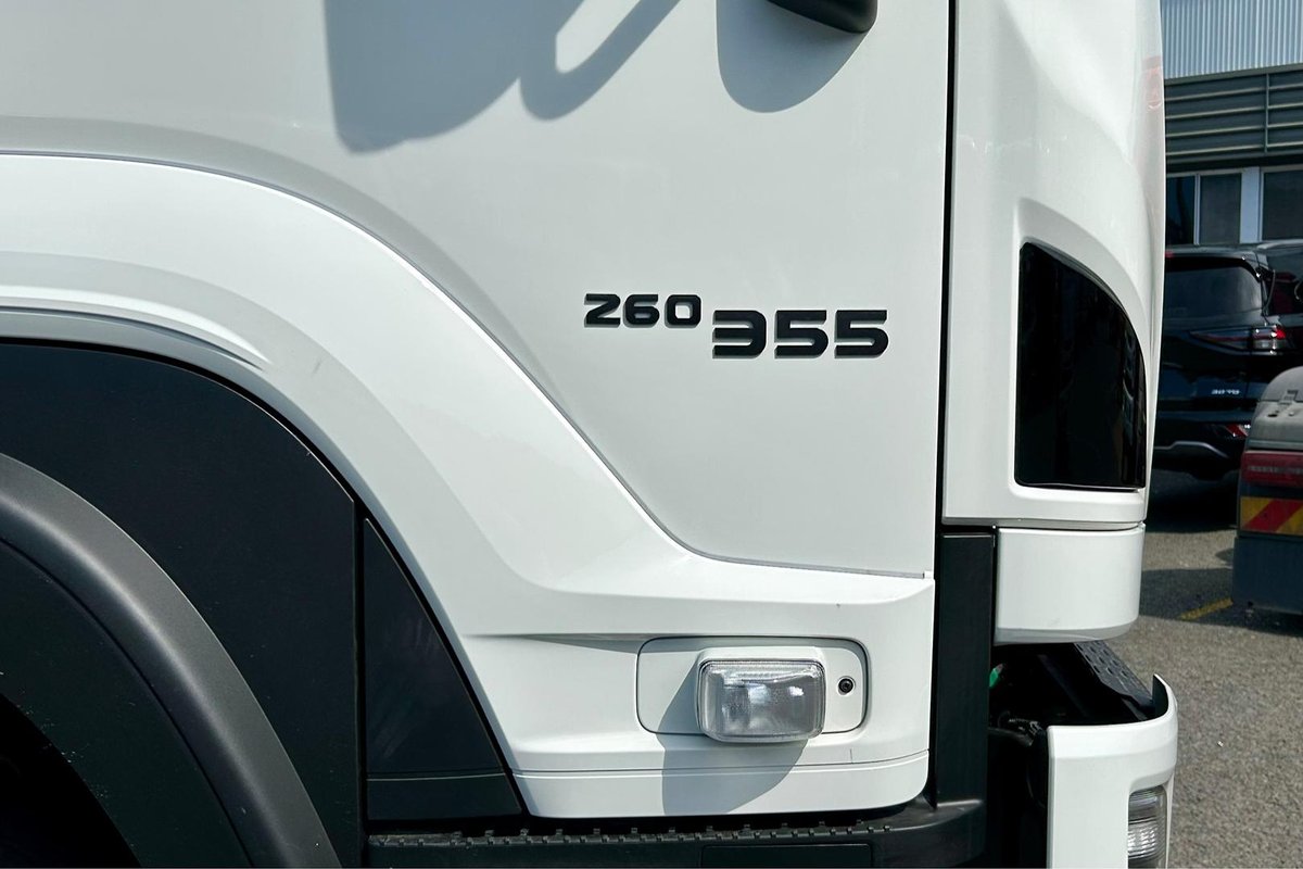 2025 Isuzu F Series FXY 260-355 AT R63 image 9