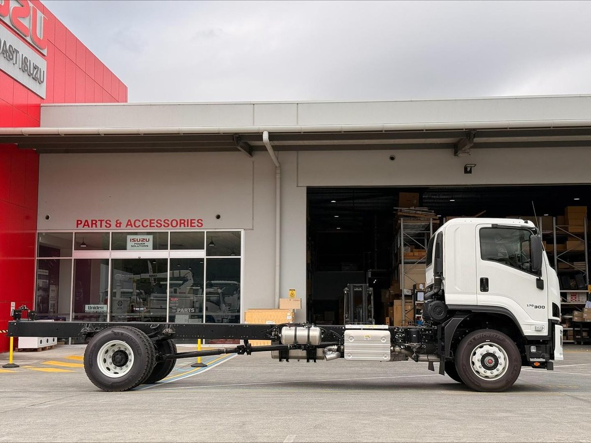 2026 Isuzu F Series image 8