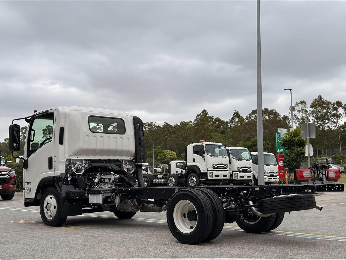 2026 Isuzu N Series image 5