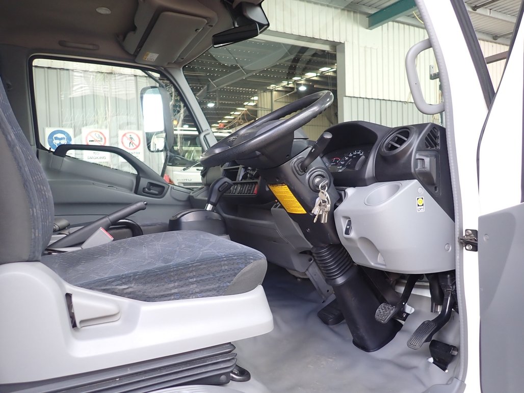 2021 Hino Dutro 721 image 14