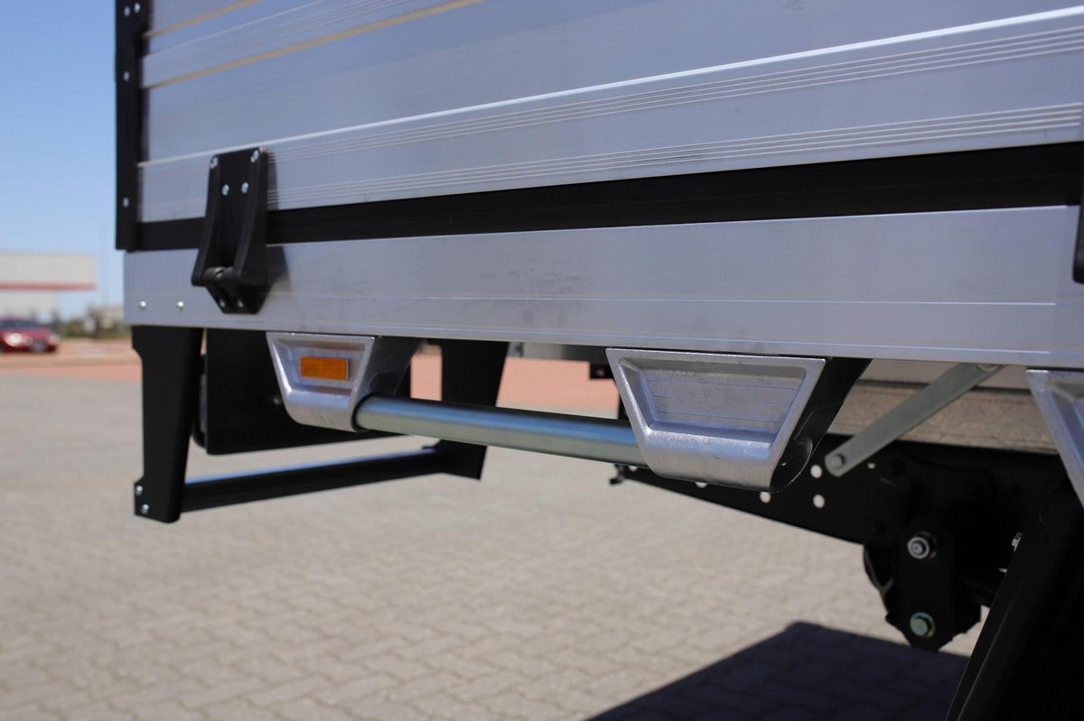 2026 Isuzu Nlr 45-150 Dt D25 Tray Pack image 14