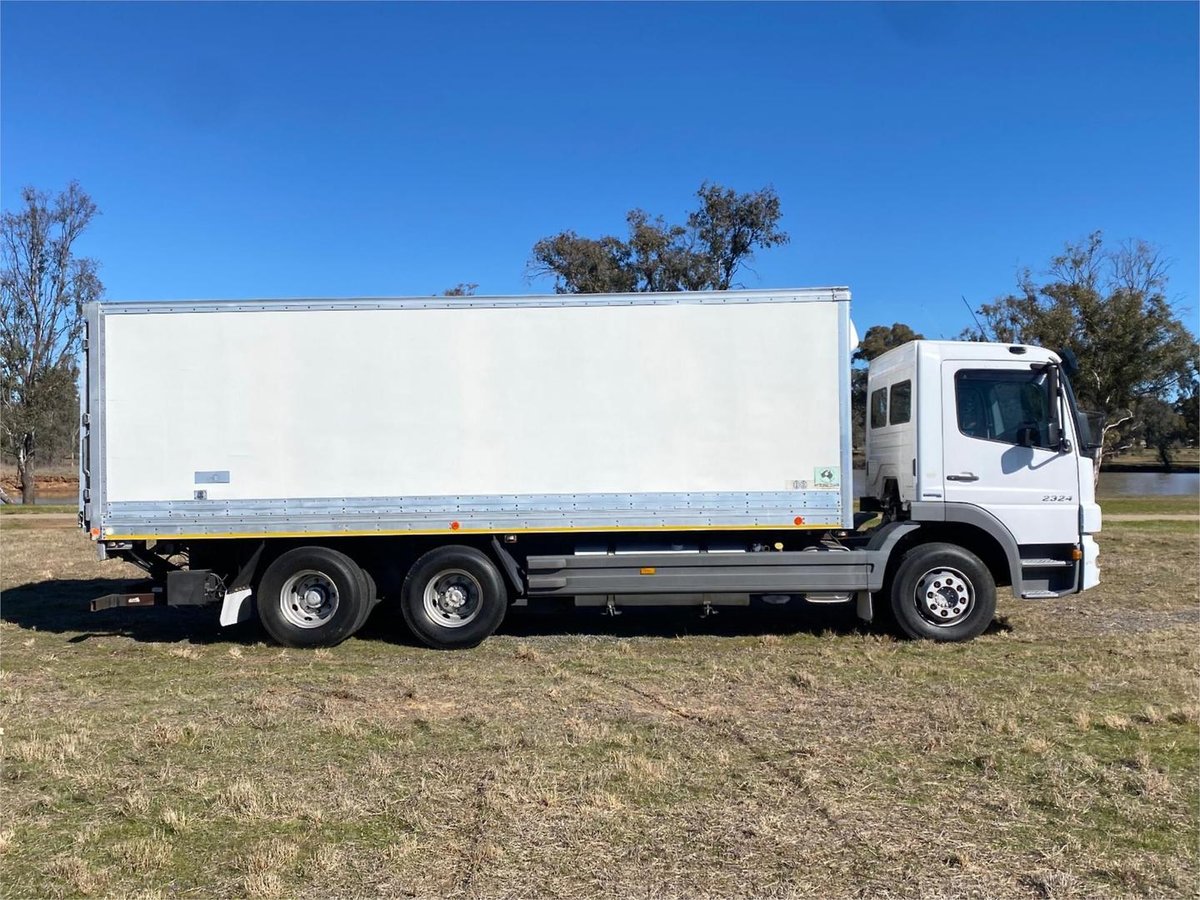 2008 Mercedes-benz Atego 2324 image 11