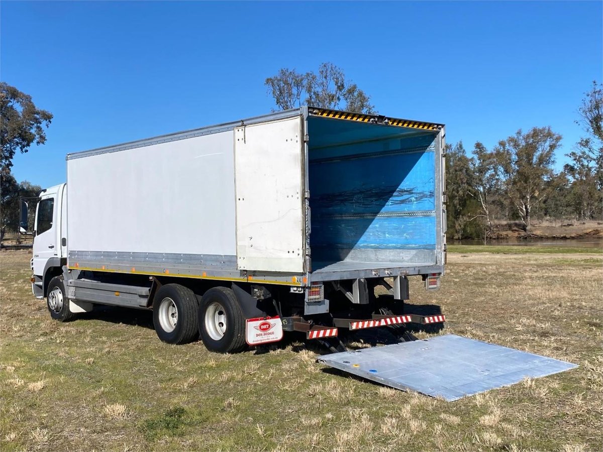 2008 Mercedes-benz Atego 2324 image 5