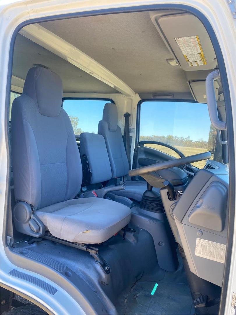 2016 Isuzu Npr Npr 75-190 image 17