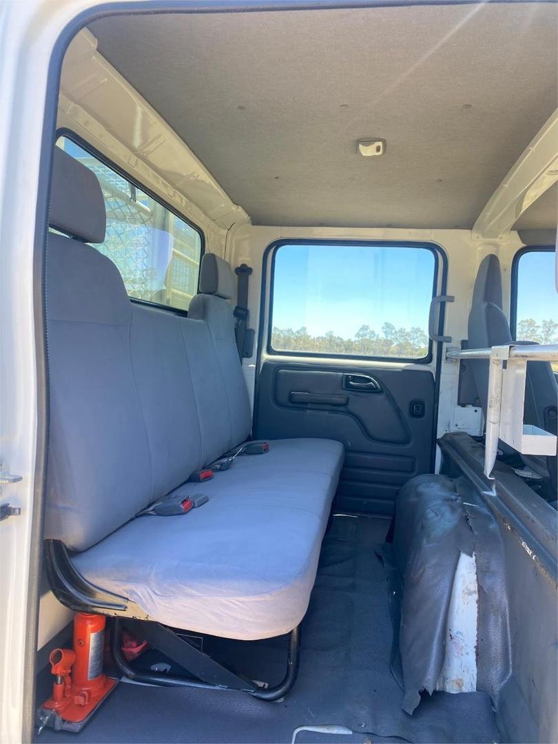 2016 Isuzu Npr Npr 75-190 image 14