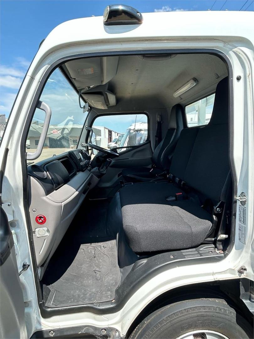 2017 Mitsubishi Canter Canter image 12