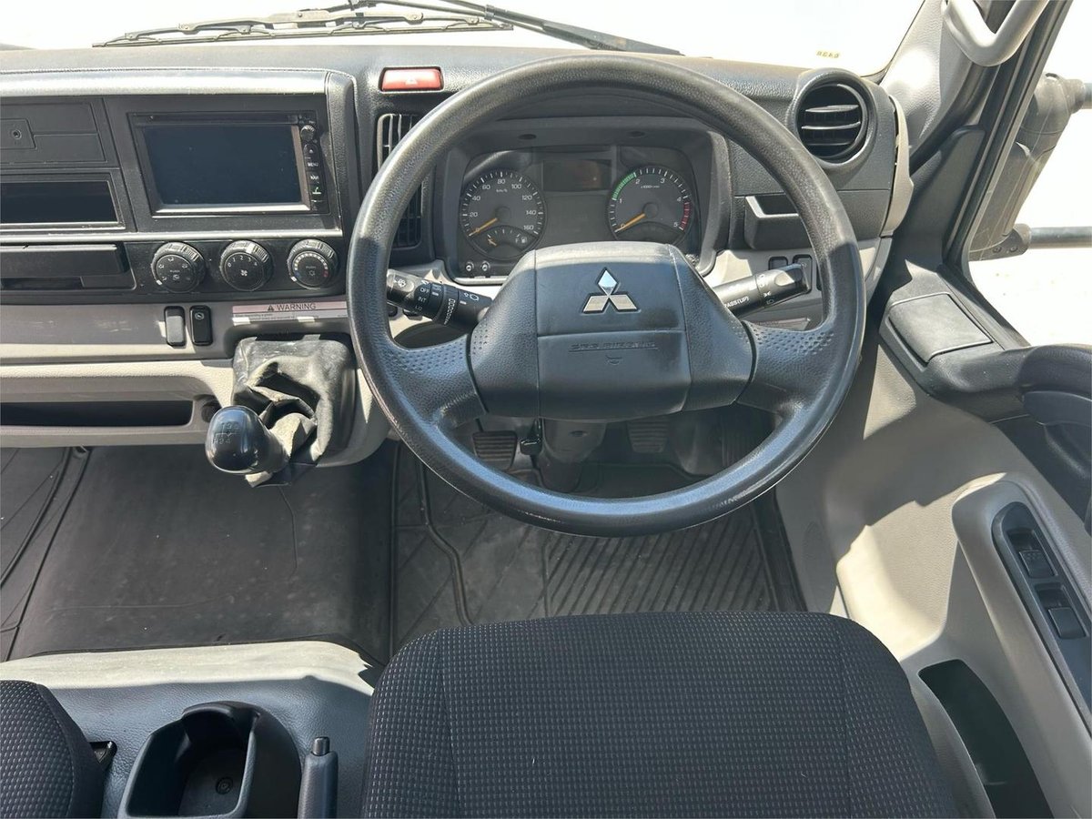 2017 Mitsubishi Canter Canter image 13