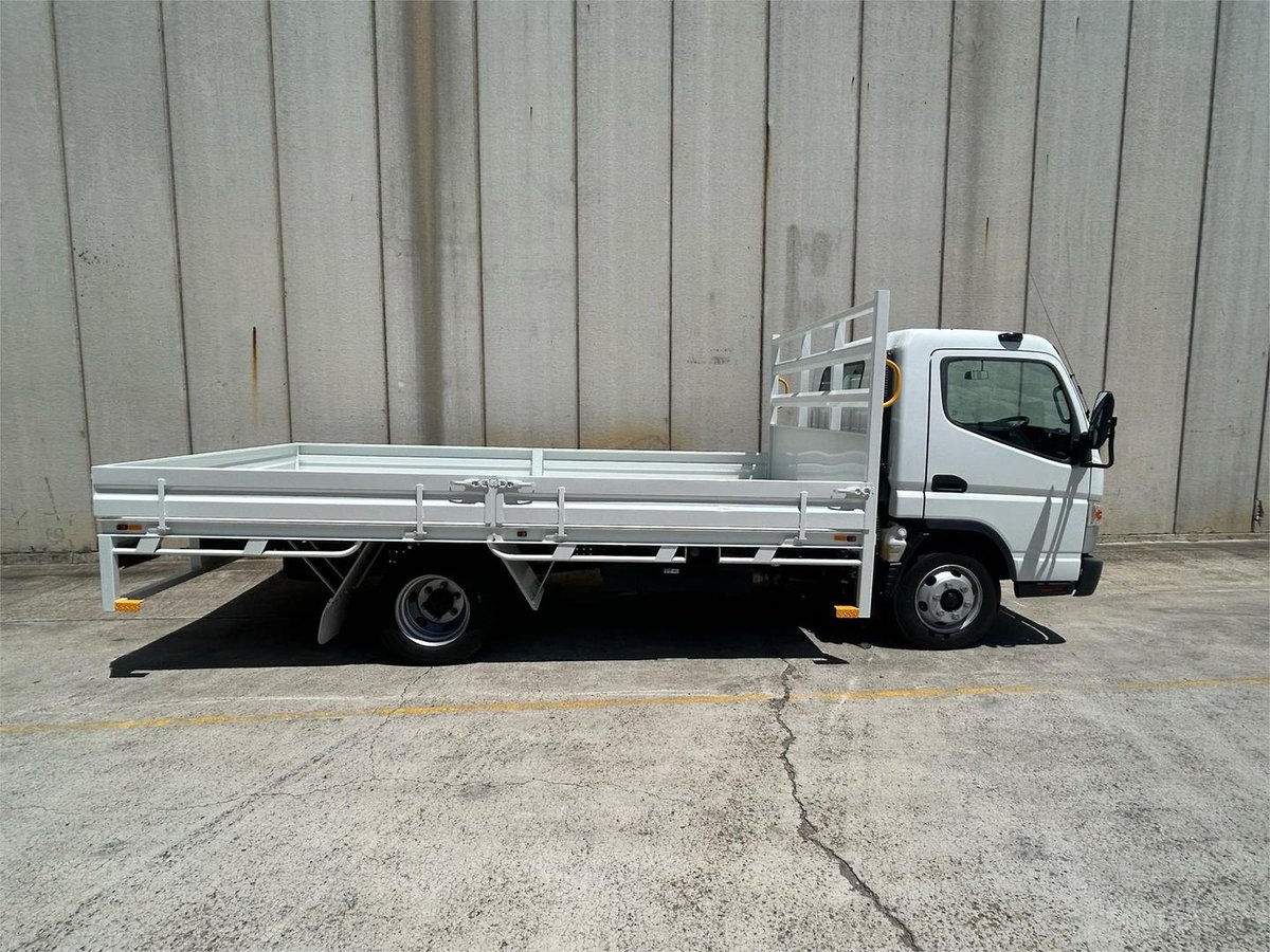 2017 Mitsubishi Canter Canter image 8