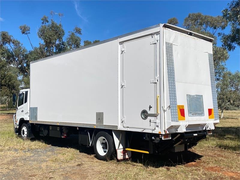 2015 UD Pk17 280 Condor image 3