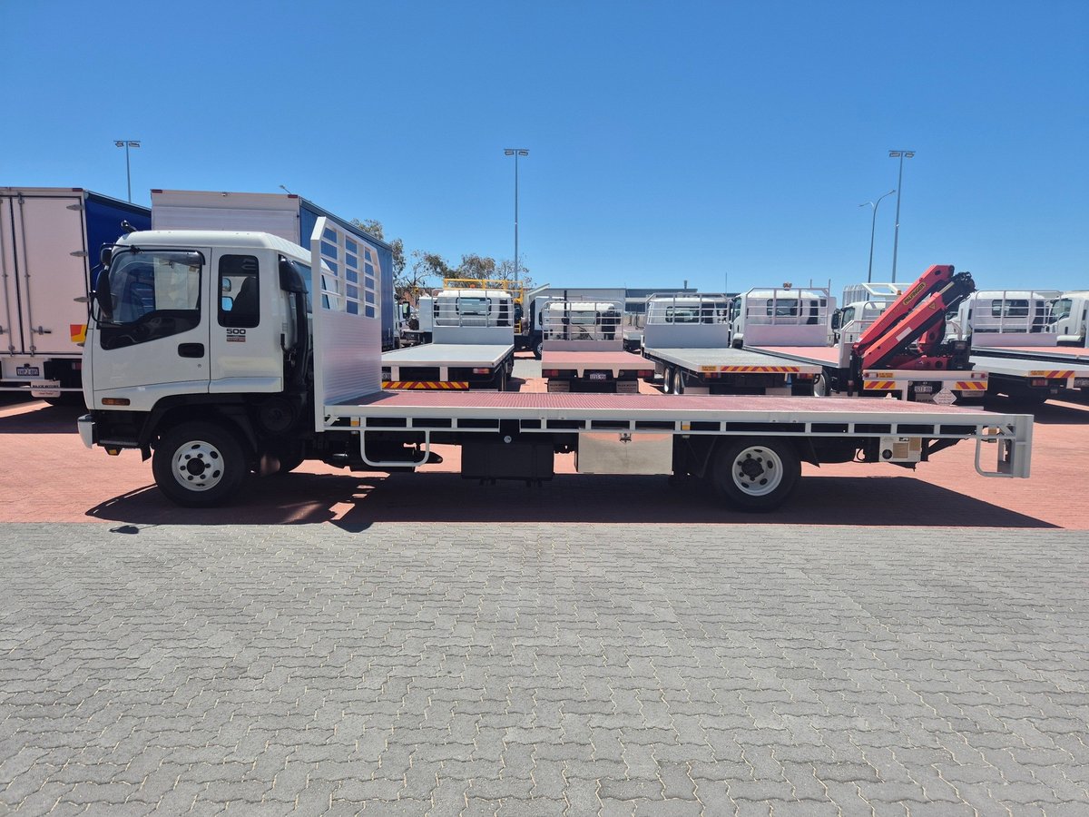 2006 Isuzu Trucks Frd500 6 Ton Tray And Lift image 7