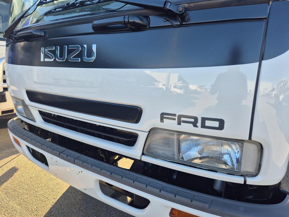 2006 Isuzu Frd500 6 Ton Tray And Lift image 2