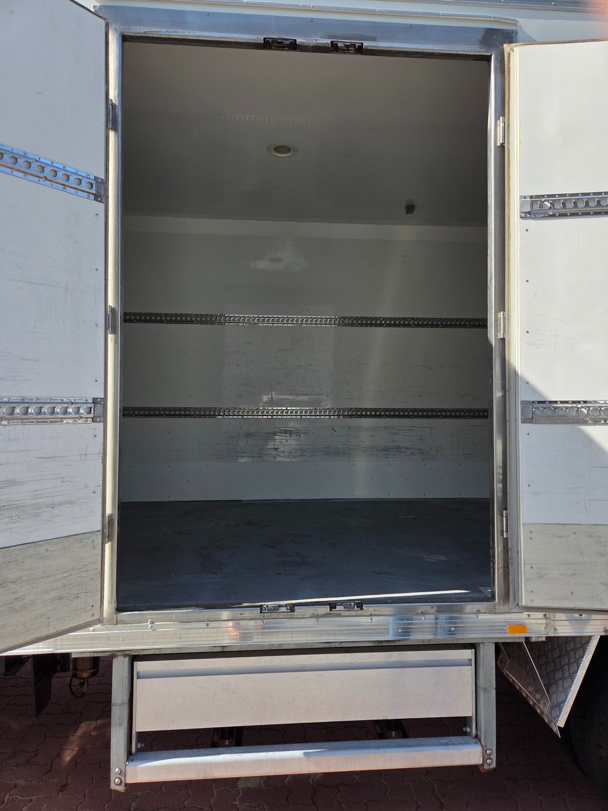 2019 Isuzu Trucks Fsd 140/120-260 Auto 8 Pallet Freezer image 25