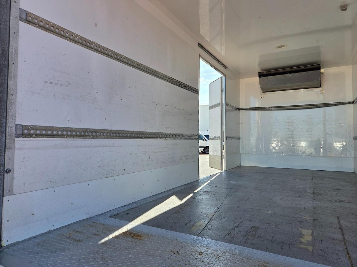 2019 Isuzu Fsd 140/120-260 Auto 8 Pallet Freezer image 18