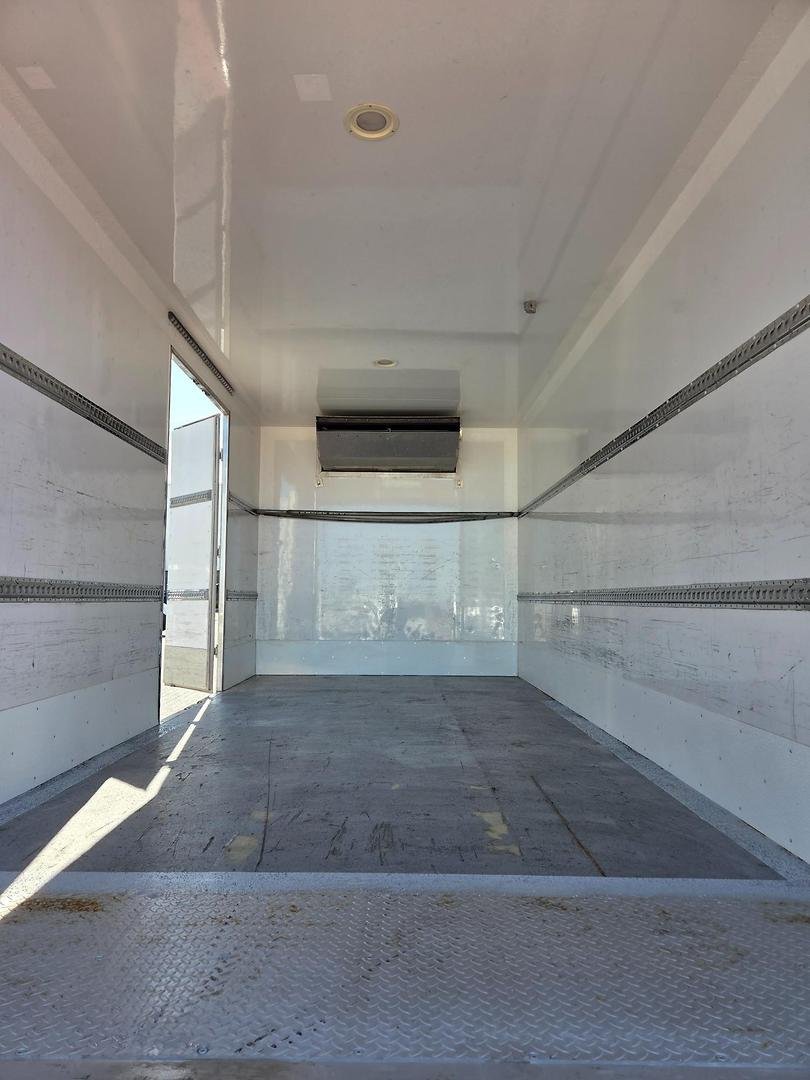 2019 Isuzu Fsd 140/120-260 Auto 8 Pallet Freezer image 23
