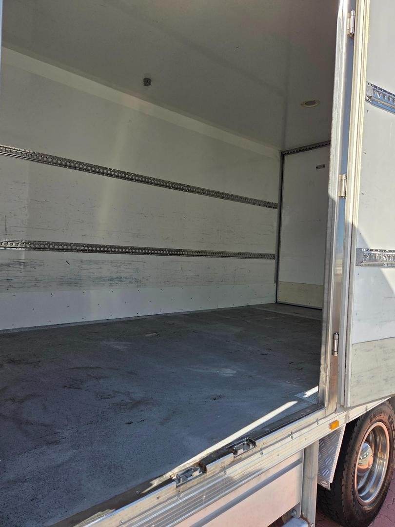 2019 Isuzu Fsd 140/120-260 Auto 8 Pallet Freezer image 13