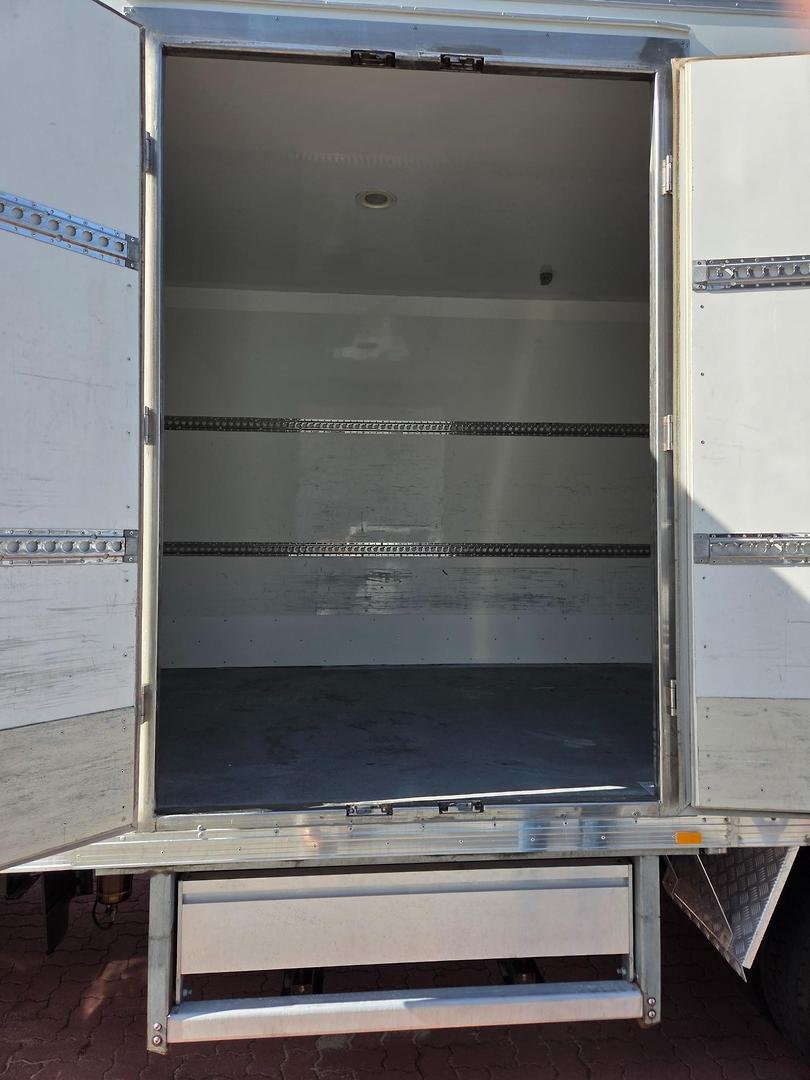 2019 Isuzu Fsd 140/120-260 Auto 8 Pallet Freezer image 22