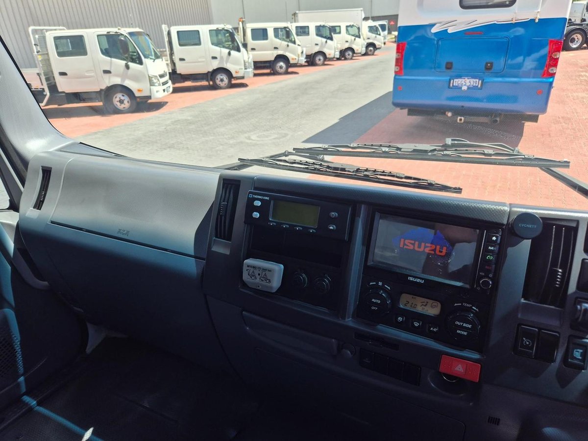 2019 Isuzu Fsd 140/120-260 Auto 8 Pallet Freezer image 5