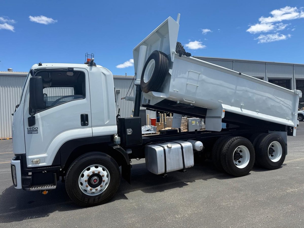2008 Isuzu Fvz 1400 Fvz 1400, Manual, 6x4, 11m3 Tipper, X Shire. image 4