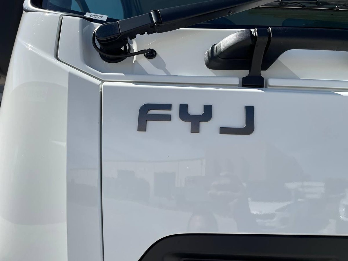2025 Isuzu F Series image 10