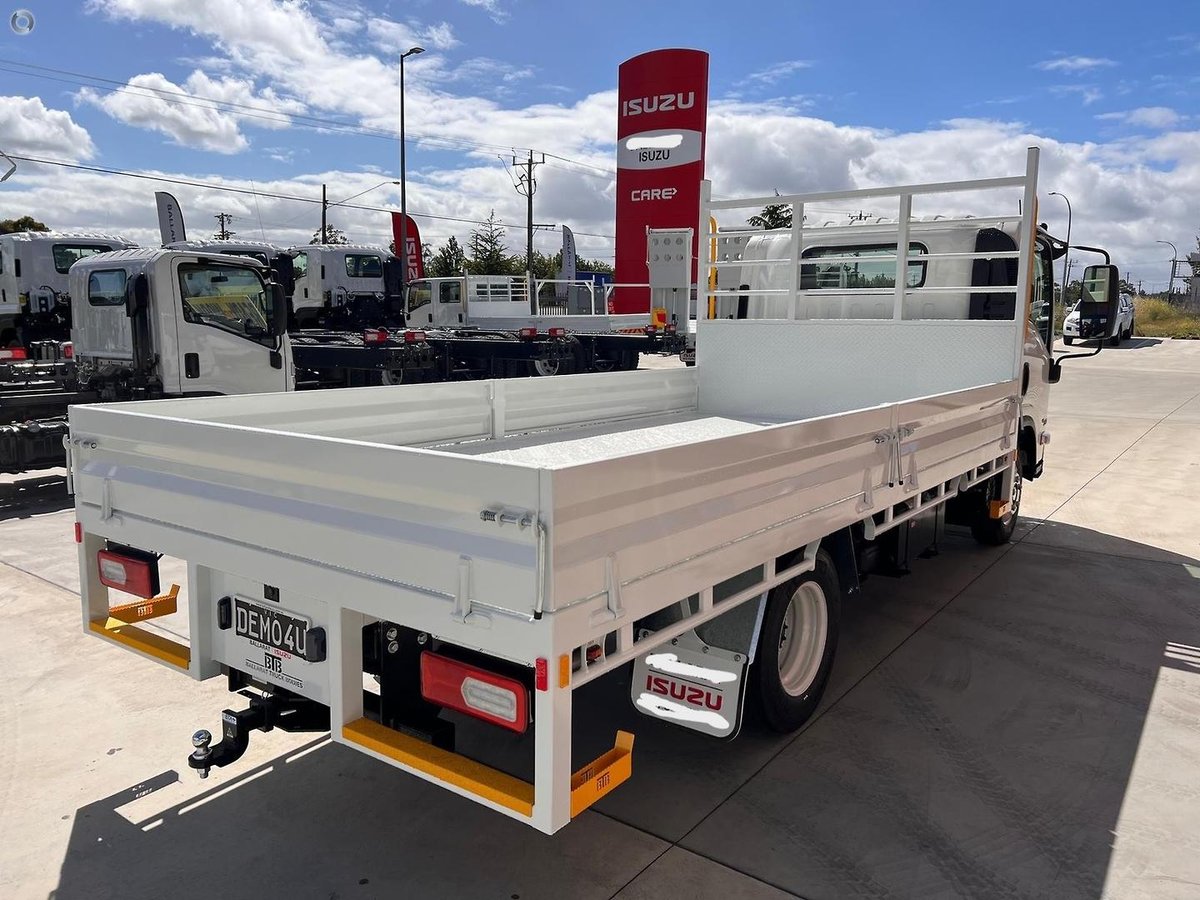 2025 Isuzu N Series NNR 45-150 DT D34 image 3