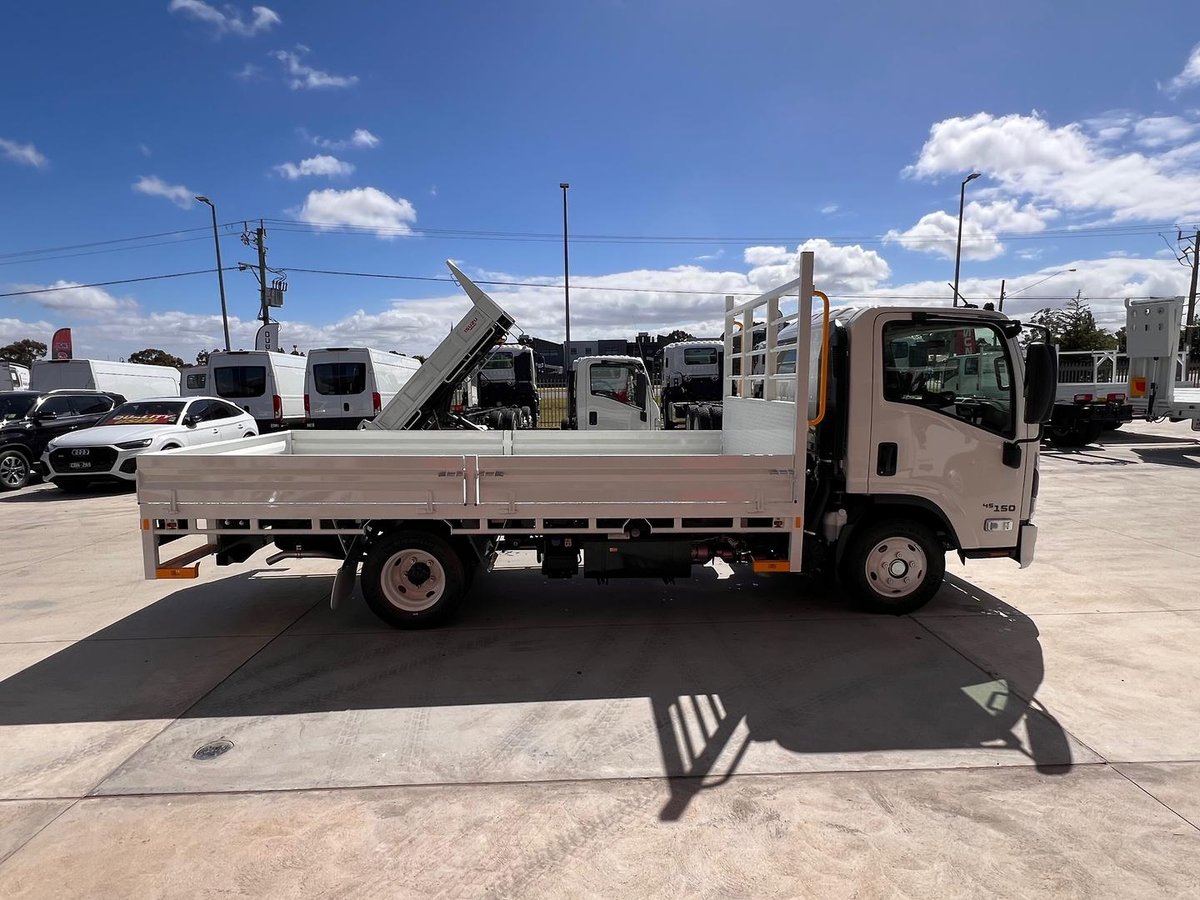 2025 Isuzu N Series NNR 45-150 DT D34 image 2