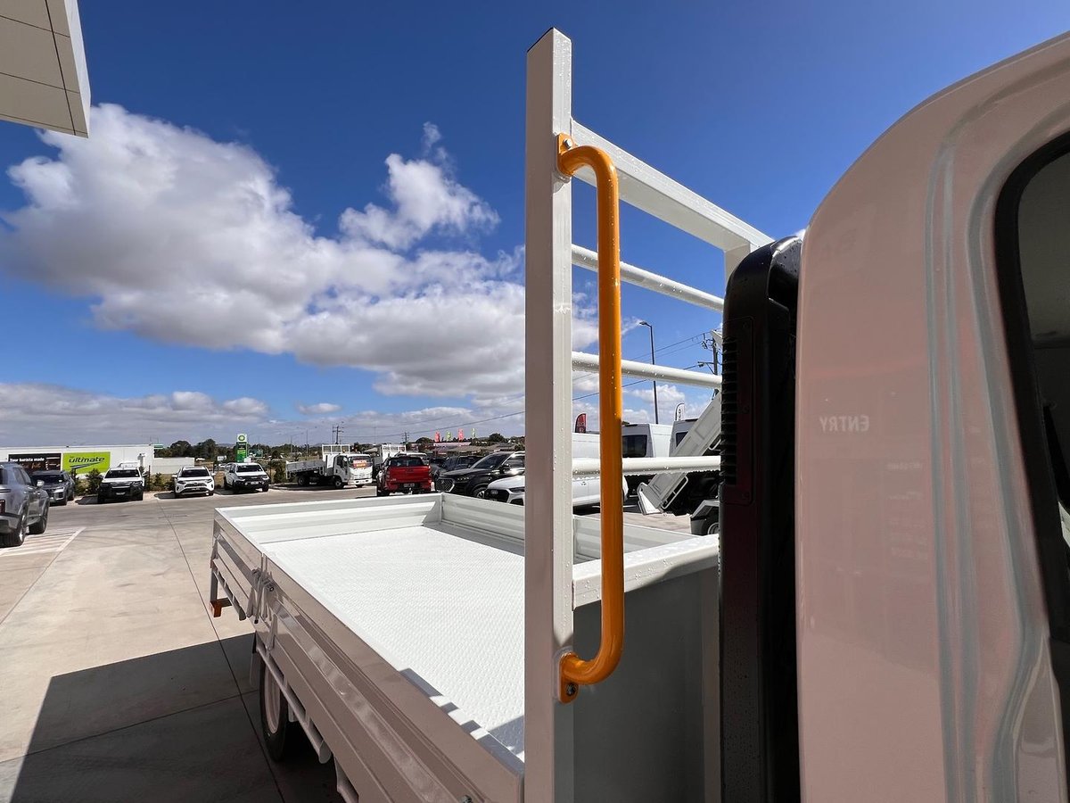 2025 Isuzu N Series NNR 45-150 DT D34 image 11