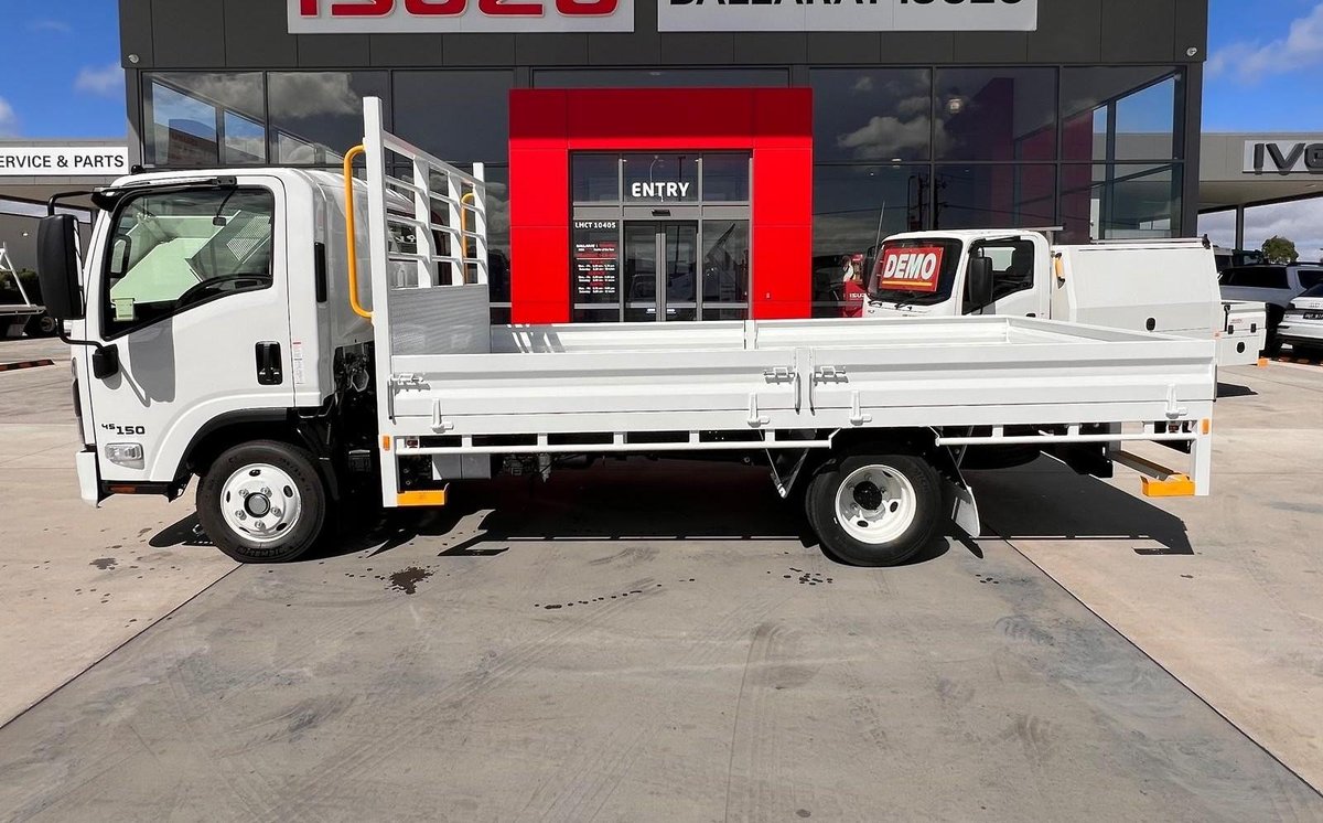 2025 Isuzu N Series NNR 45-150 DT D34 image 6