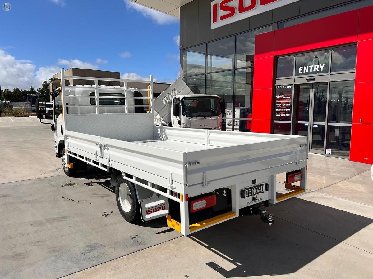 2025 Isuzu N Series NNR 45-150 DT D34 image 5