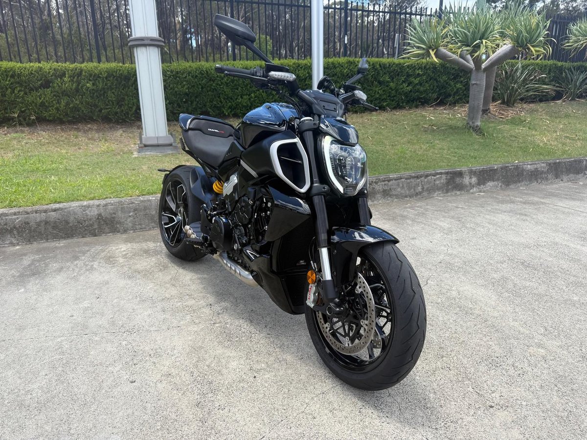 2024 Ducati Diavel V4 Diavel Black