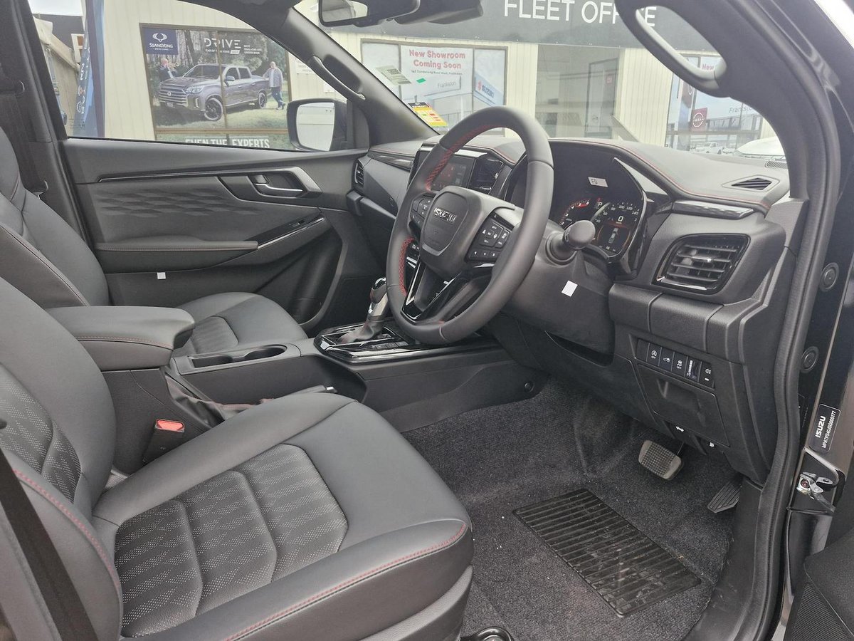 2026 Isuzu D-MAX X-TERRAIN MY25.5 4X4 Dual Range image 16