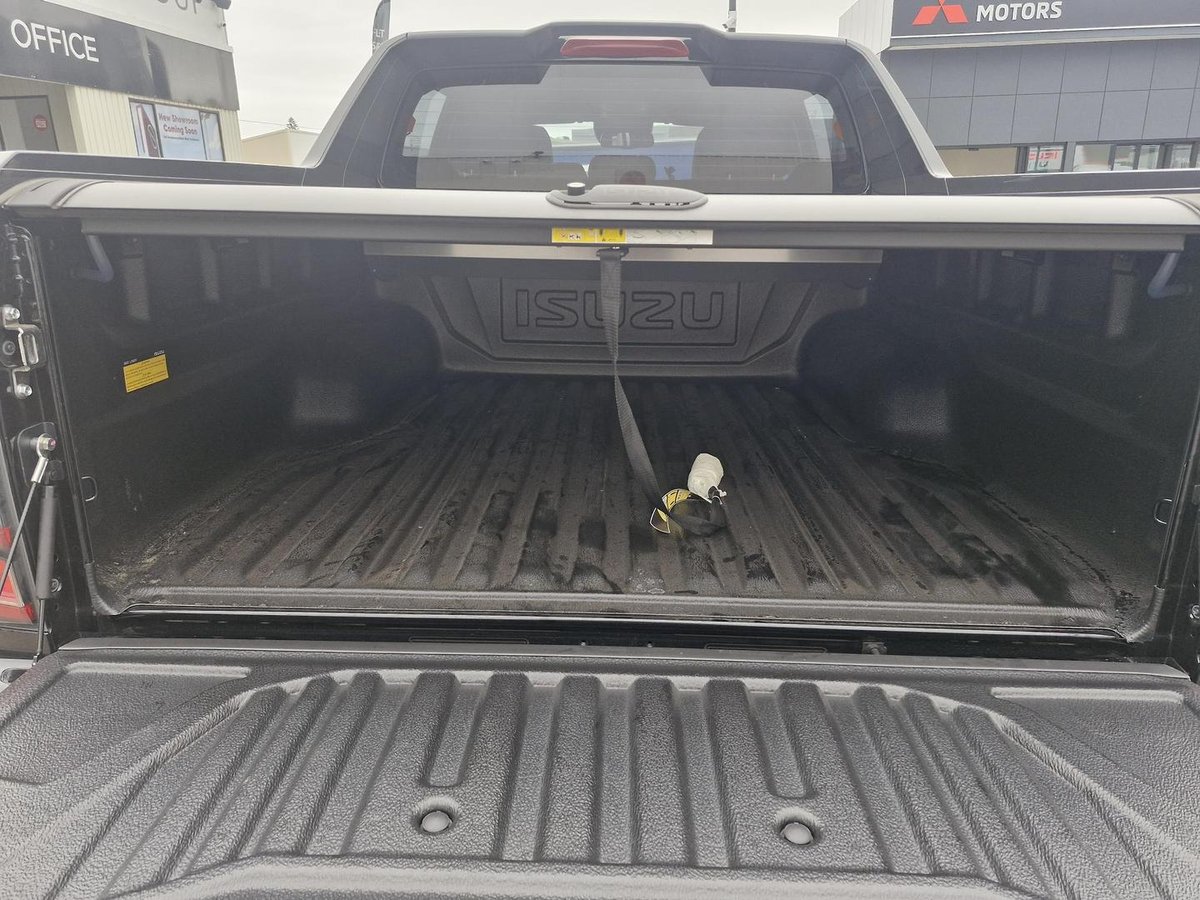 2026 Isuzu D-MAX X-TERRAIN MY25.5 4X4 Dual Range image 8