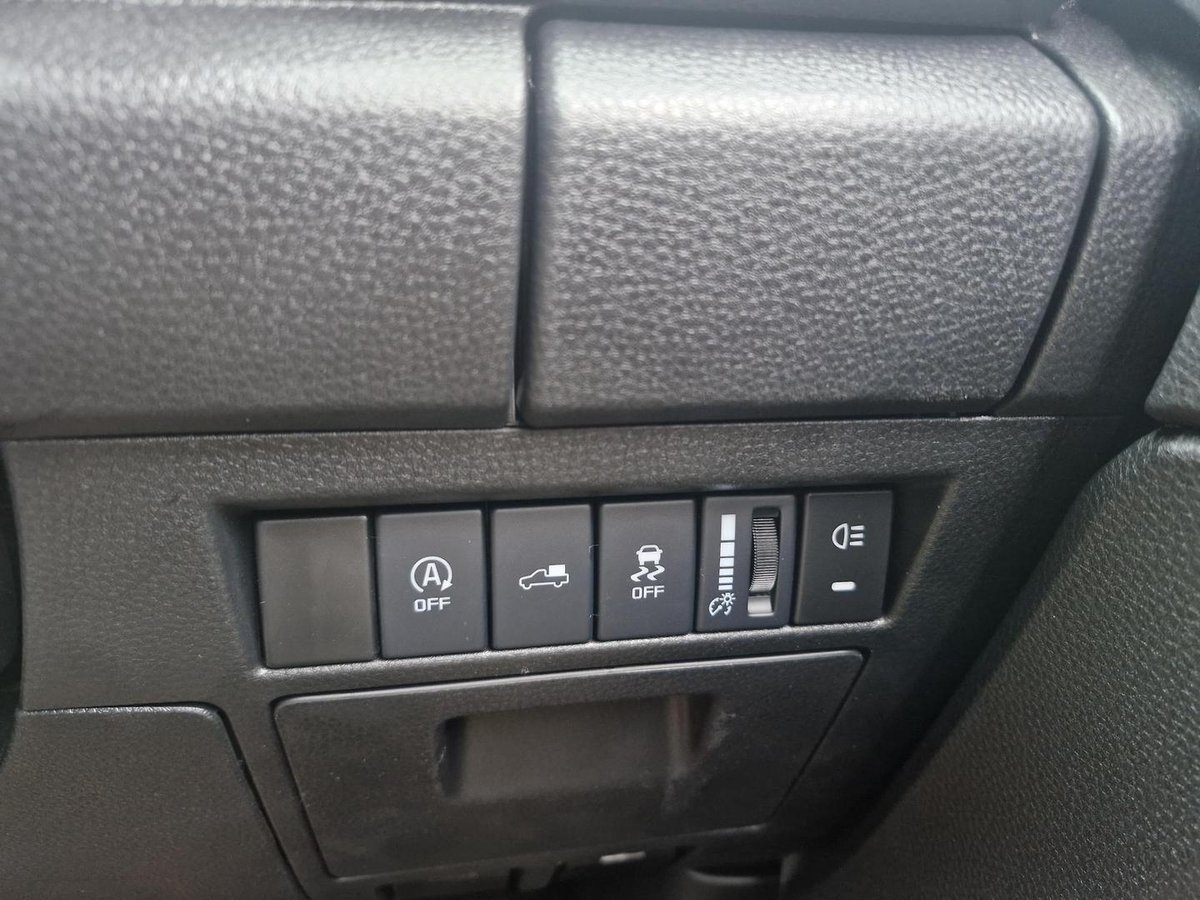 2026 Isuzu D-MAX X-TERRAIN MY25.5 4X4 Dual Range image 24