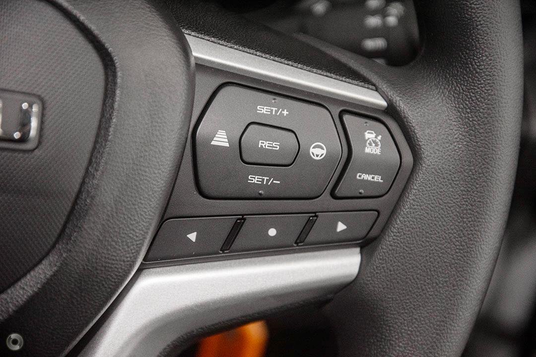 2026 Isuzu D-MAX SX MY25.5 4X4 Dual Range image 14