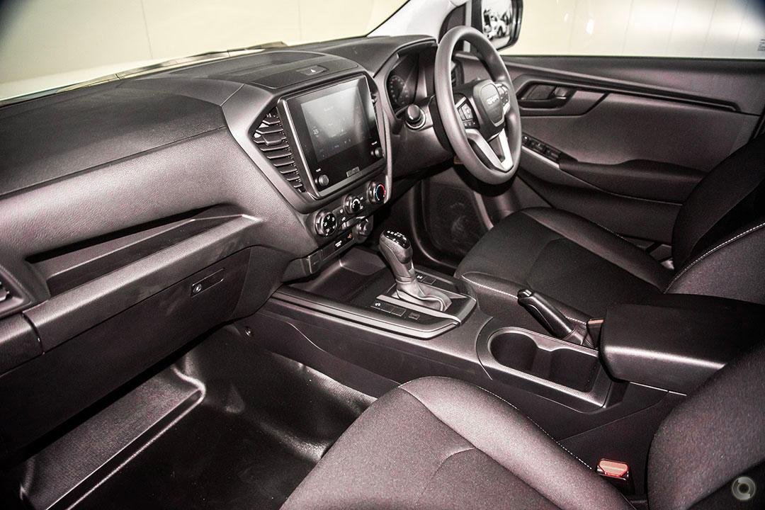 2026 Isuzu D-MAX SX MY25.5 4X4 Dual Range image 7