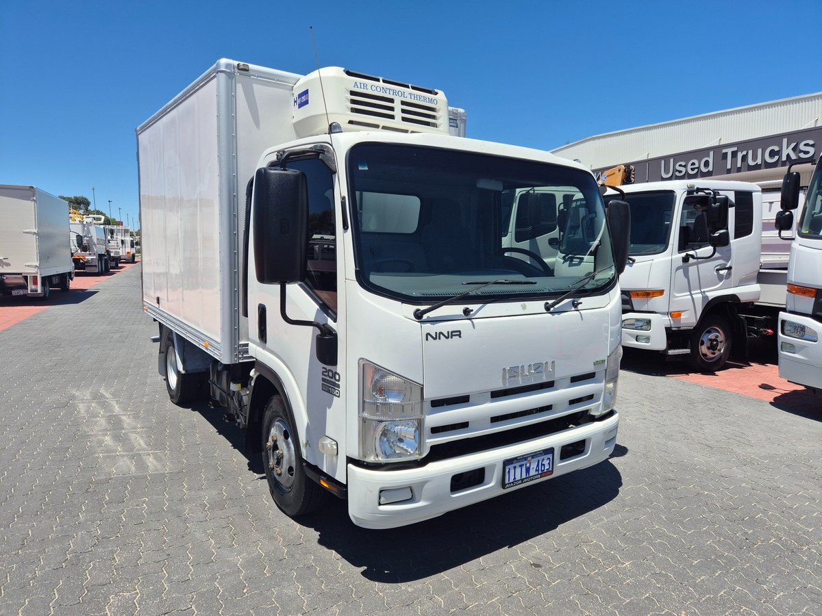 2011 Isuzu Trucks Nnr200 Car License 2 Pallet Fridge