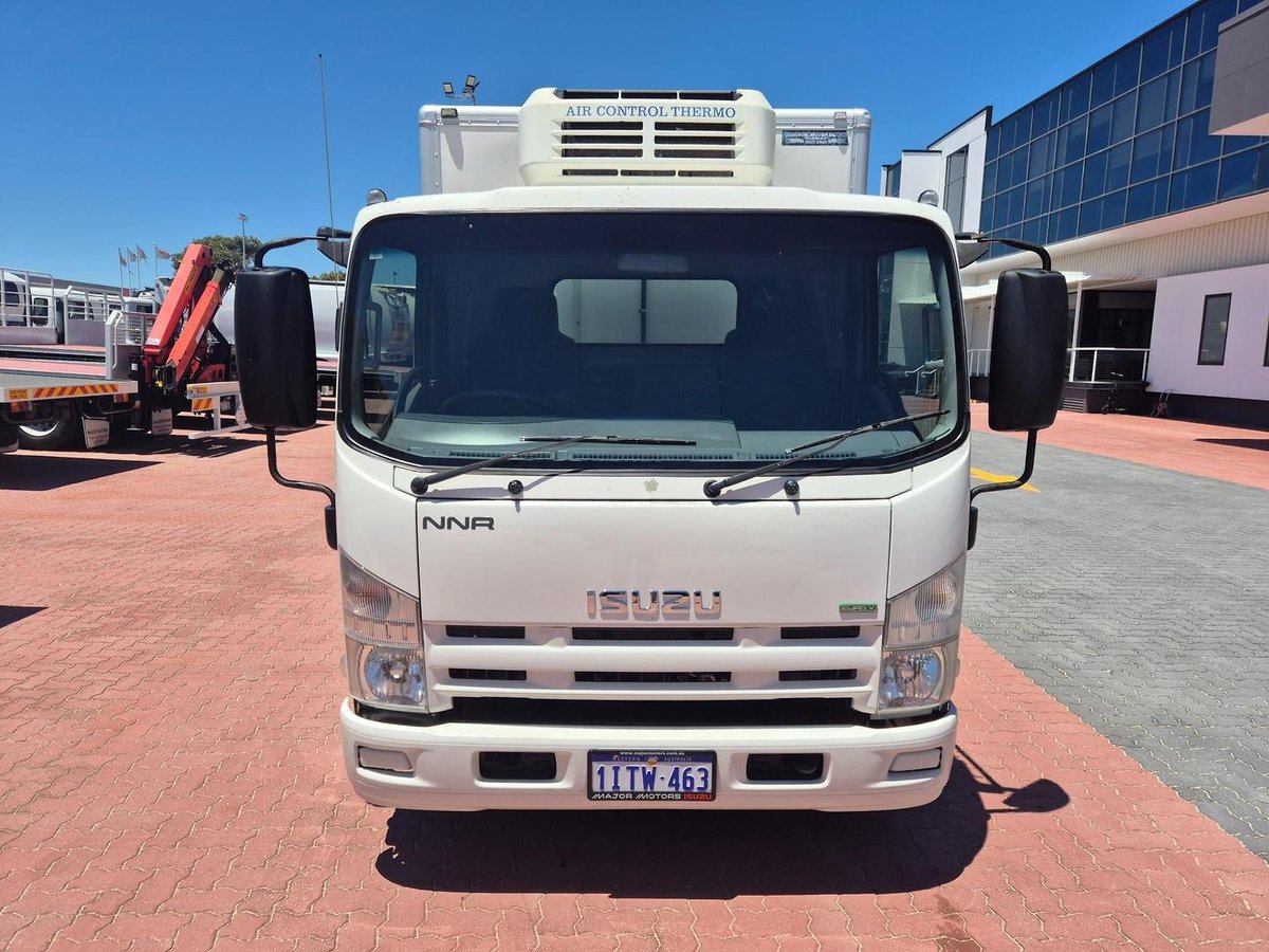 2011 Isuzu Nnr200 Car License 2 Pallet Fridge image 6