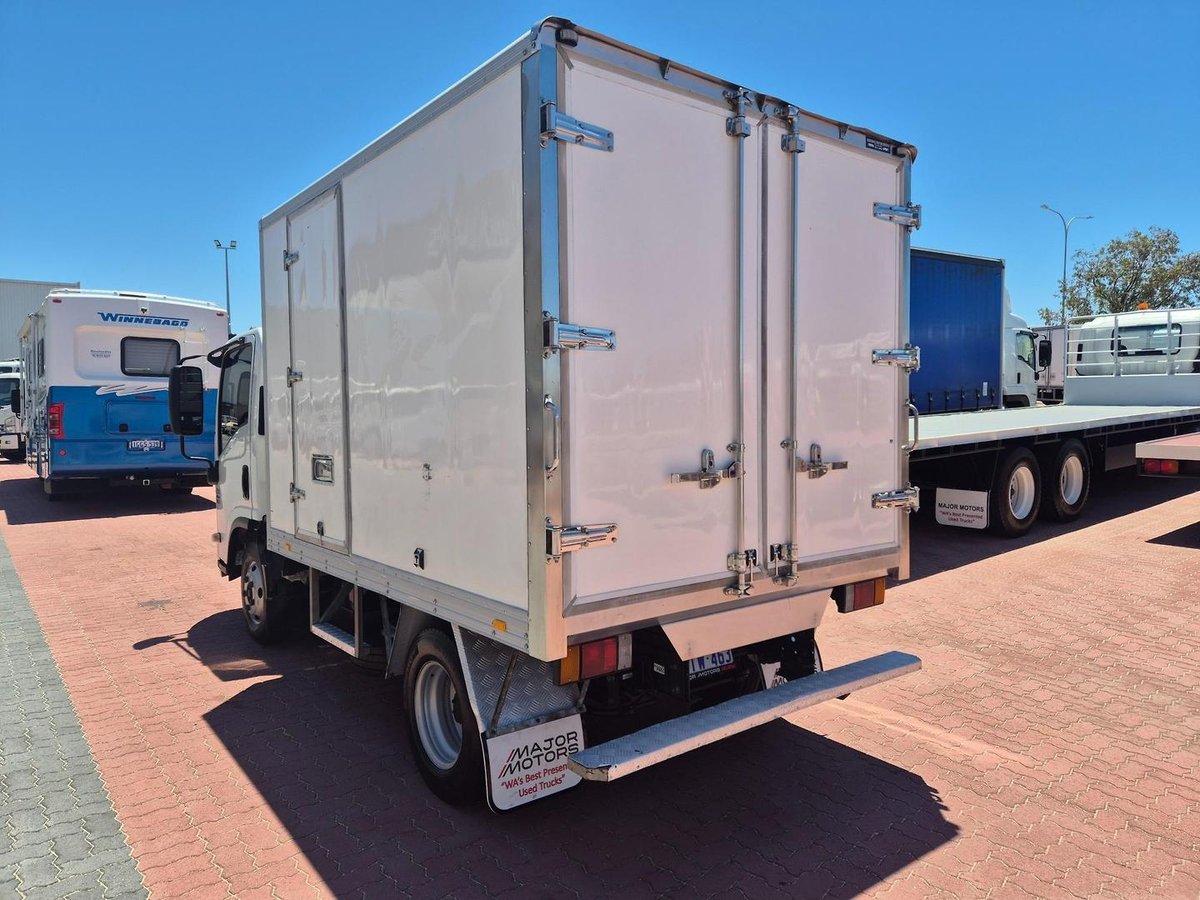 2011 Isuzu Nnr200 Car License 2 Pallet Fridge image 13
