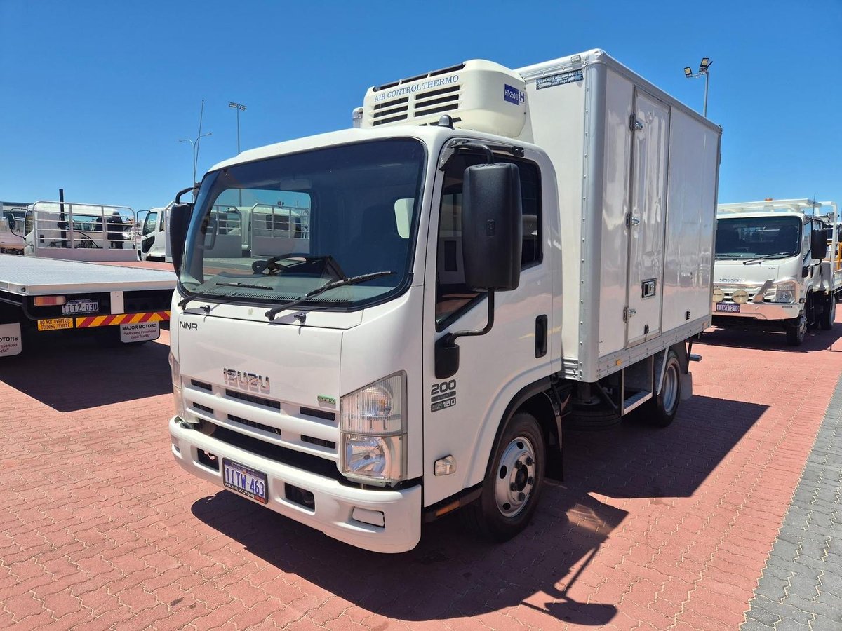 2011 Isuzu Nnr200 Car License 2 Pallet Fridge image 16