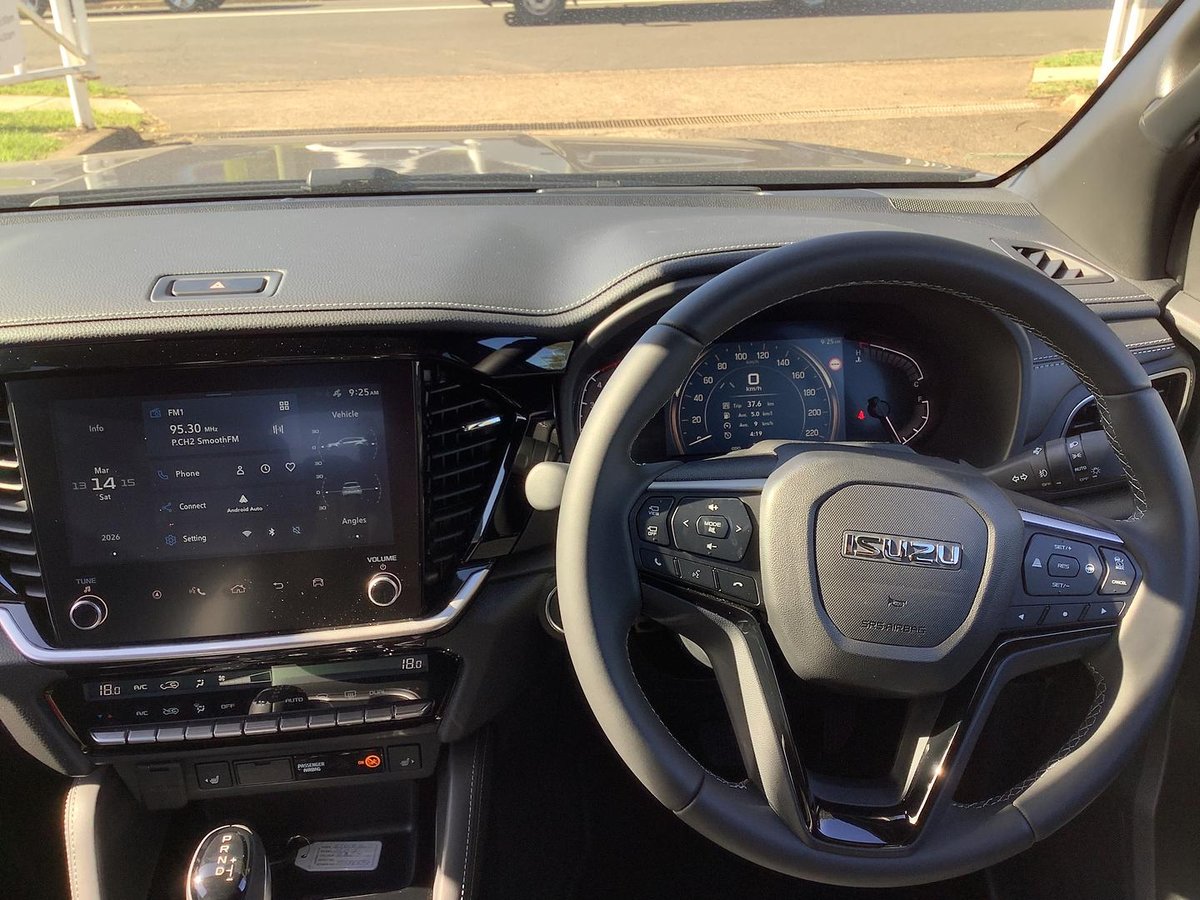 2025 Isuzu MU-X LS-T MY25.5 4X4 Dual Range image 8