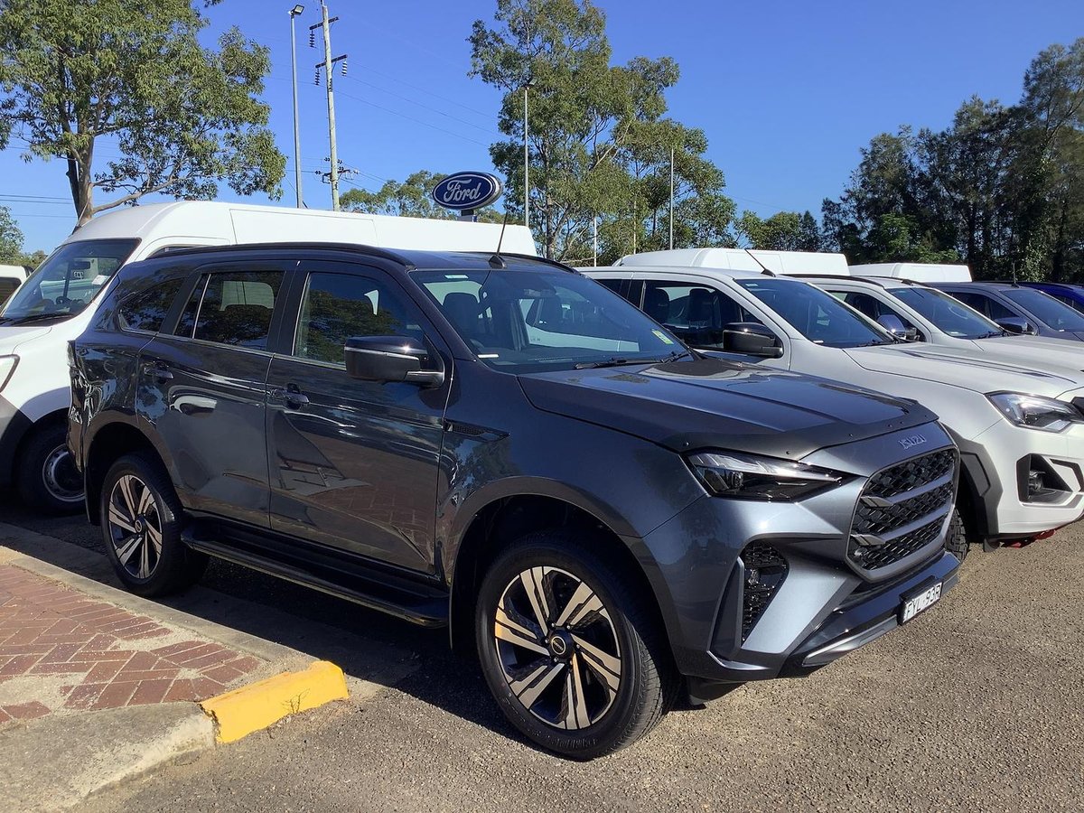 2025 Isuzu MU-X LS-T MY25.5 4X4 Dual Range image 14