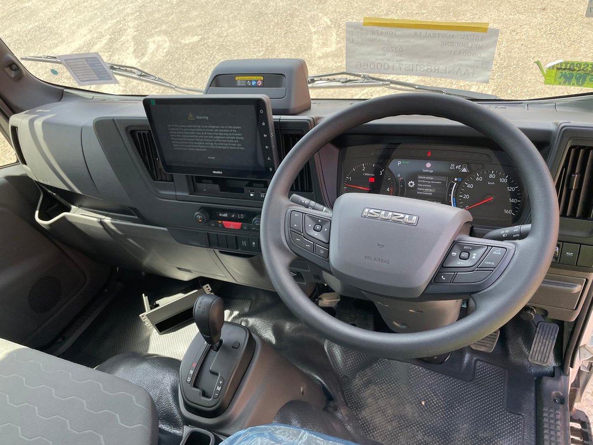2025 Isuzu Nlr 45-150 image 13