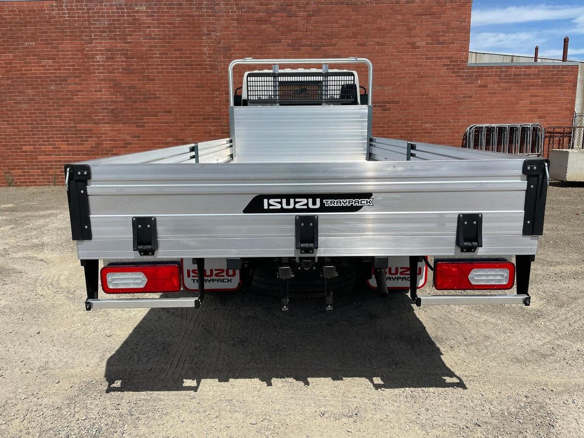 2025 Isuzu Nlr 45-150 image 6