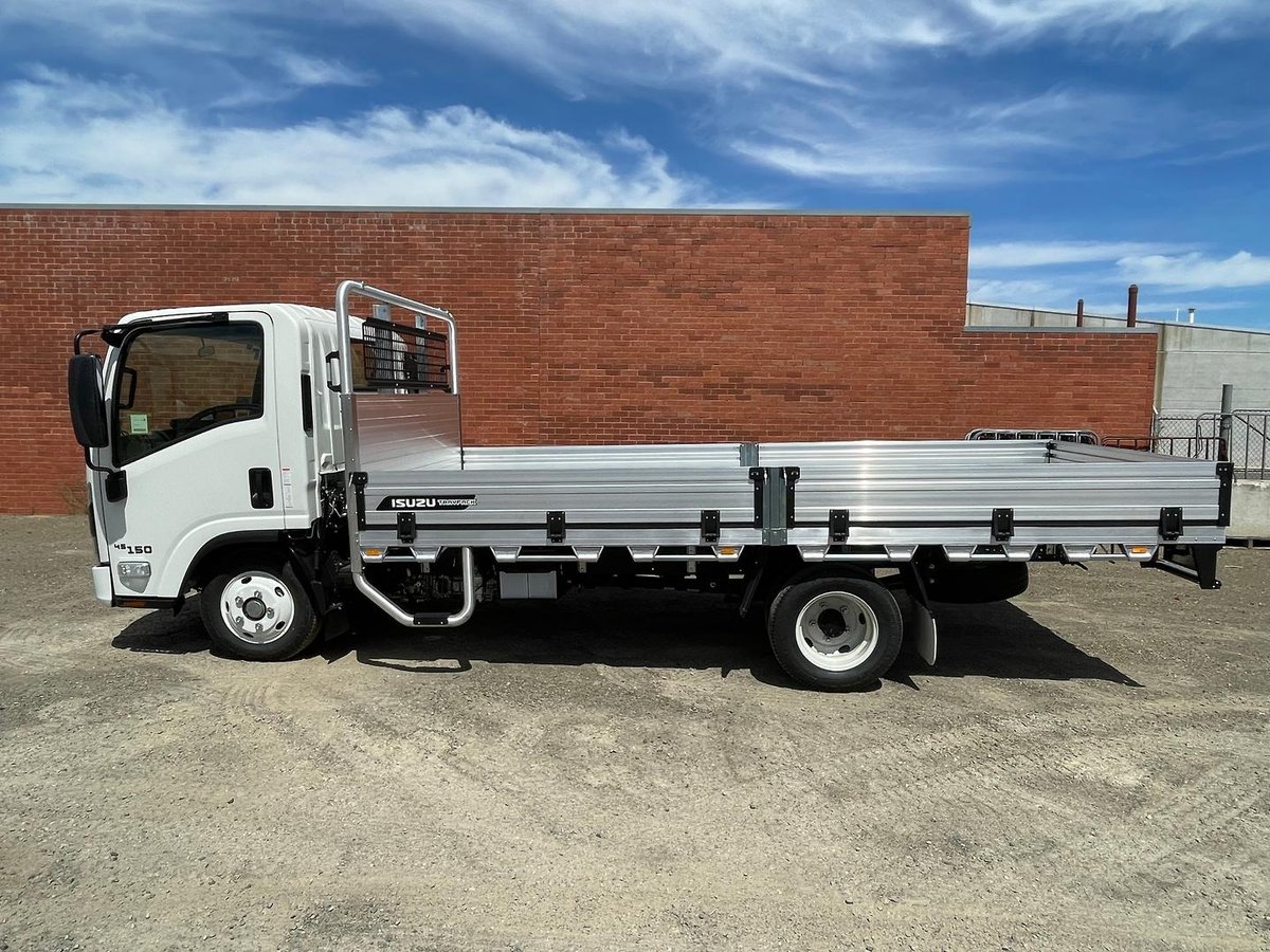 2025 Isuzu Nlr 45-150 image 5