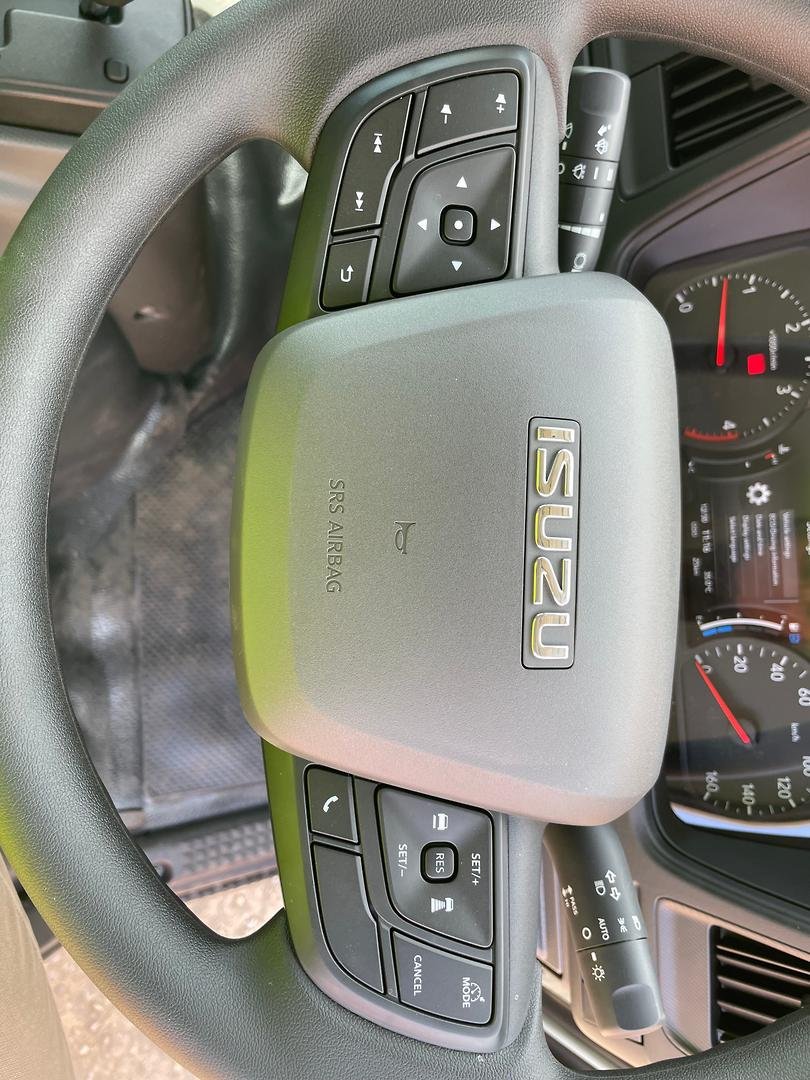 2025 Isuzu Nlr 45-150 image 16
