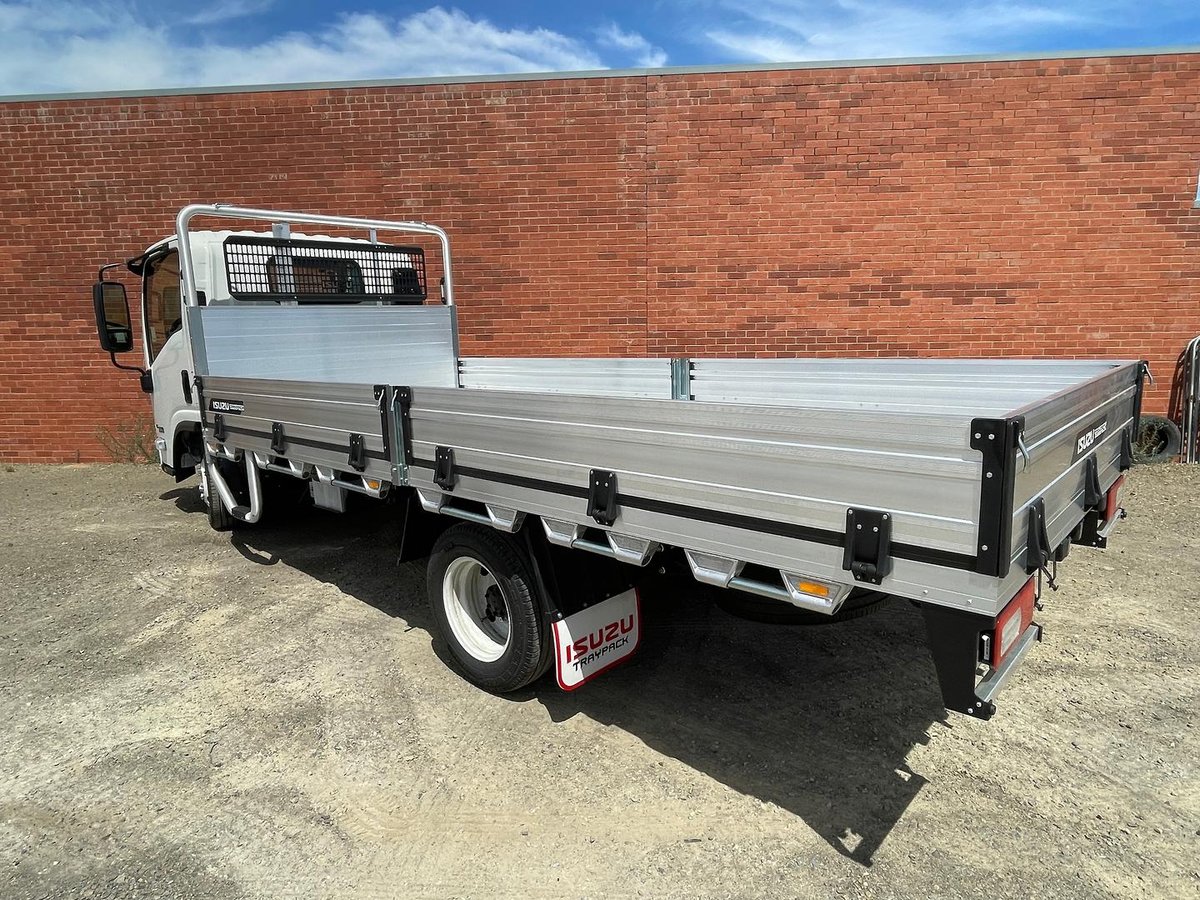 2025 Isuzu Nlr 45-150 image 4