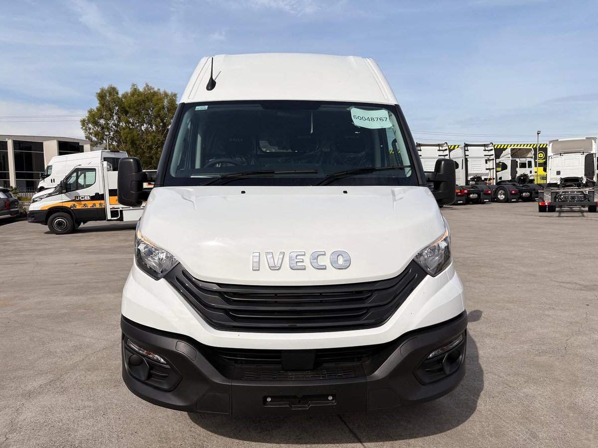 2025 Iveco Daily 35S14V image 8