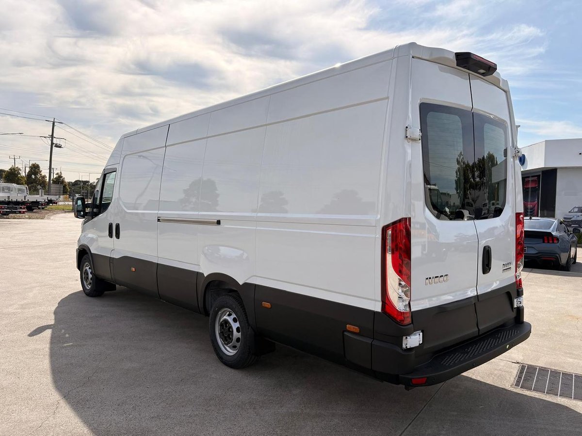 2025 Iveco Daily 35S14V image 5